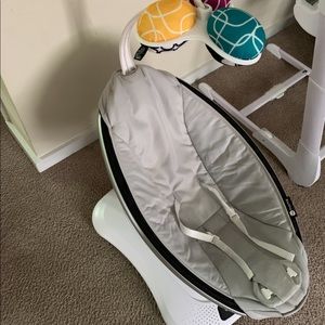 4moms - mamaRoo®4 infant seat - Gray Classic